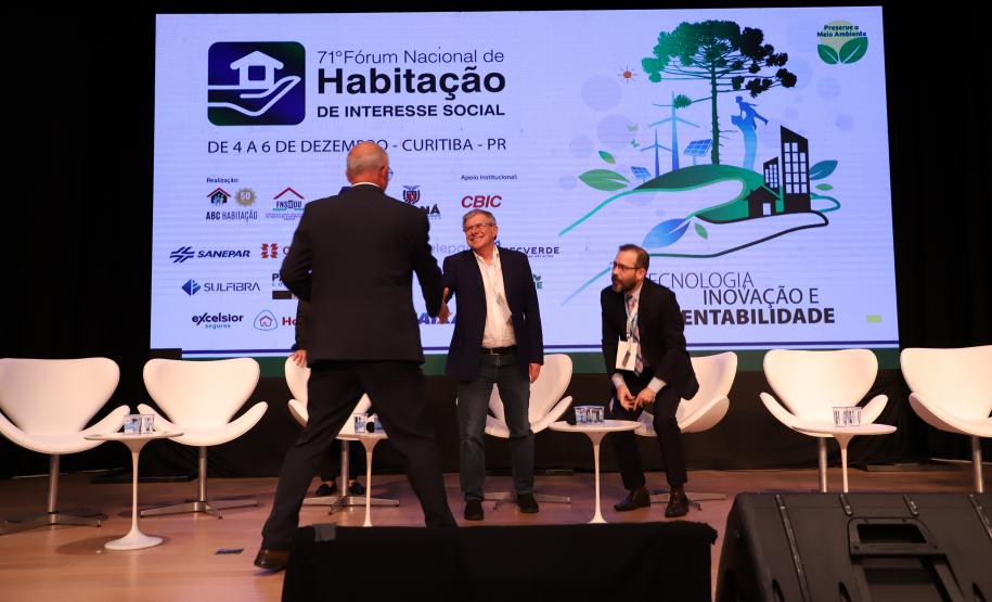 Painéis debatem programas, parcerias e fontes de financiamento para habitação