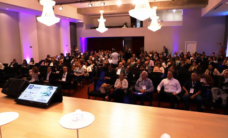 Painéis debatem programas, parcerias e fontes de financiamento para habitação