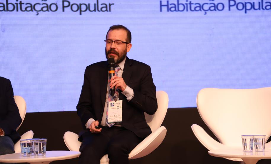 Painéis debatem programas, parcerias e fontes de financiamento para habitação
