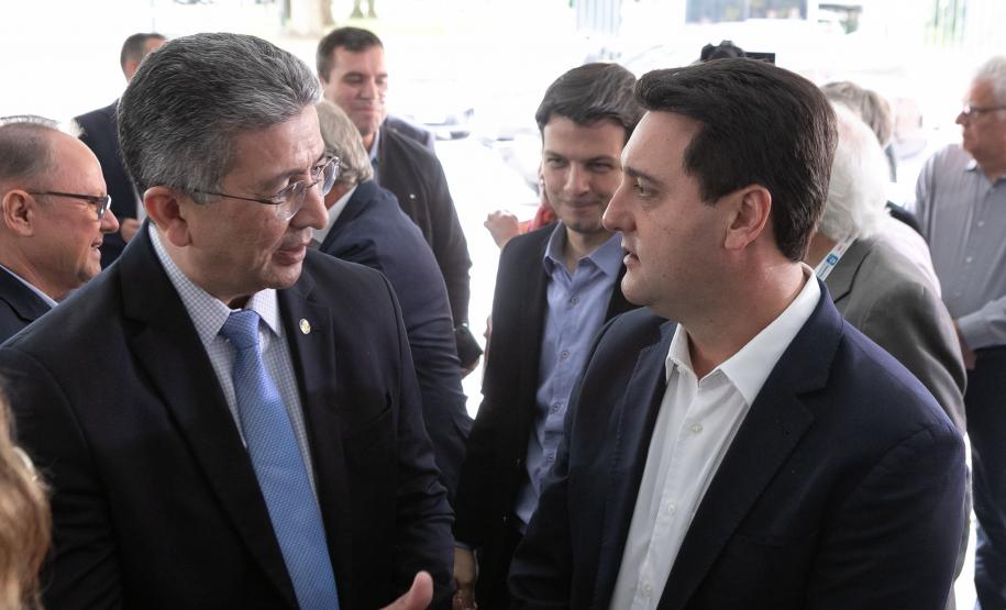 R$ 1,7 bilhão: Paraná firma convênio com BID e Caixa para novas fases do Casa Fácil