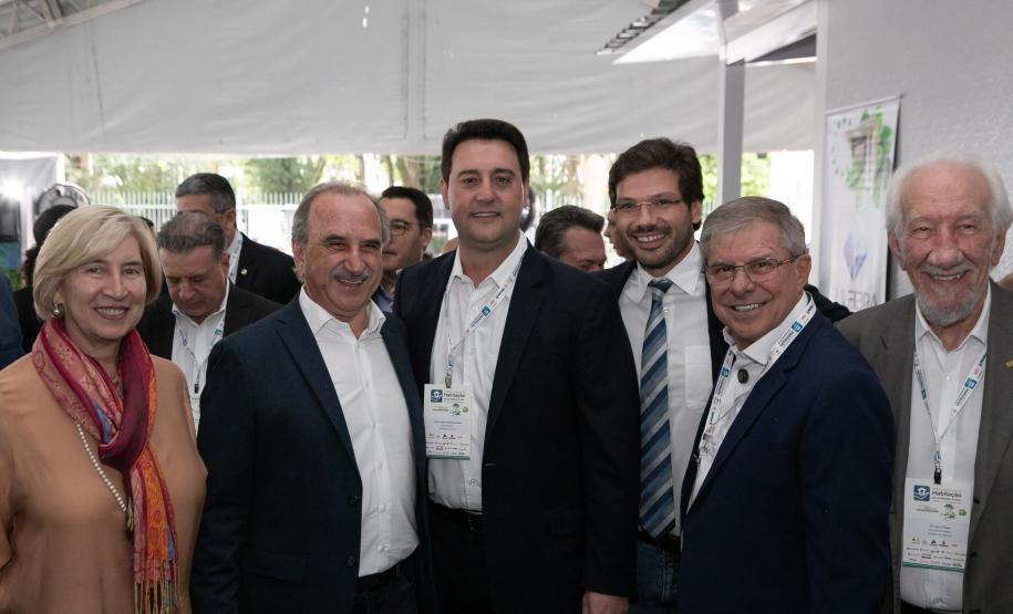 R$ 1,7 bilhão: Paraná firma convênio com BID e Caixa para novas fases do Casa Fácil