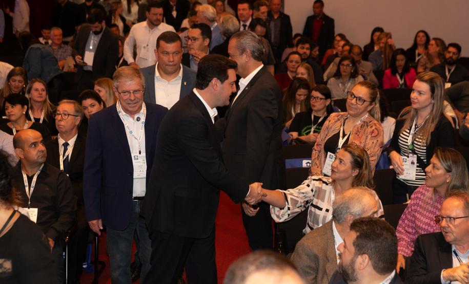 R$ 1,7 bilhão: Paraná firma convênio com BID e Caixa para novas fases do Casa Fácil