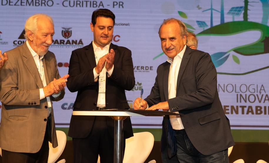 R$ 1,7 bilhão: Paraná firma convênio com BID e Caixa para novas fases do Casa Fácil