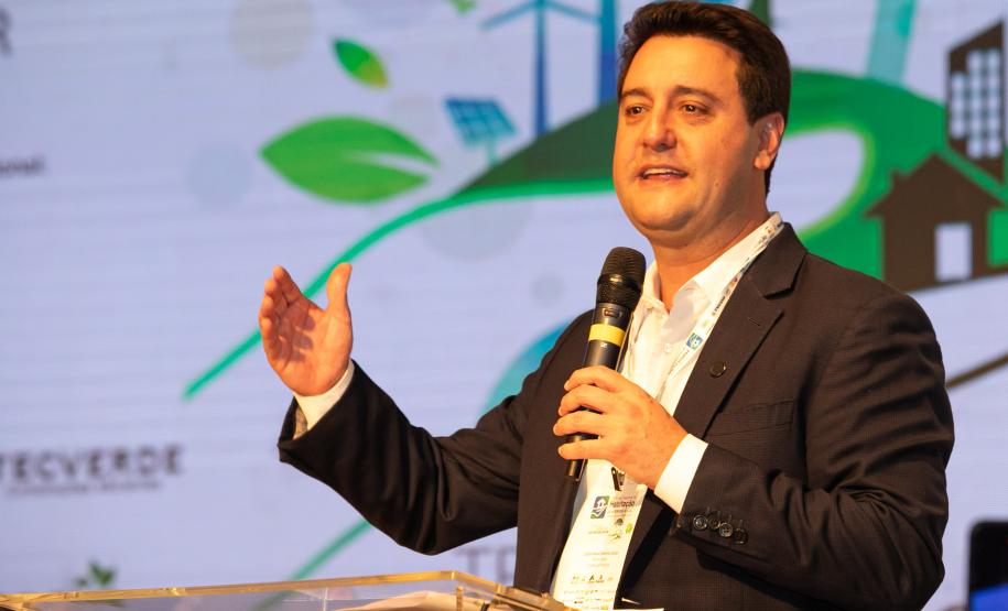 R$ 1,7 bilhão: Paraná firma convênio com BID e Caixa para novas fases do Casa Fácil