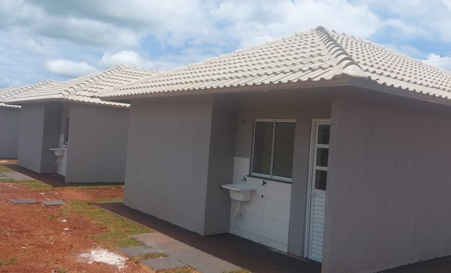 Com apoio do Estado, Cohapar entrega novas moradias para famílias de Andirá