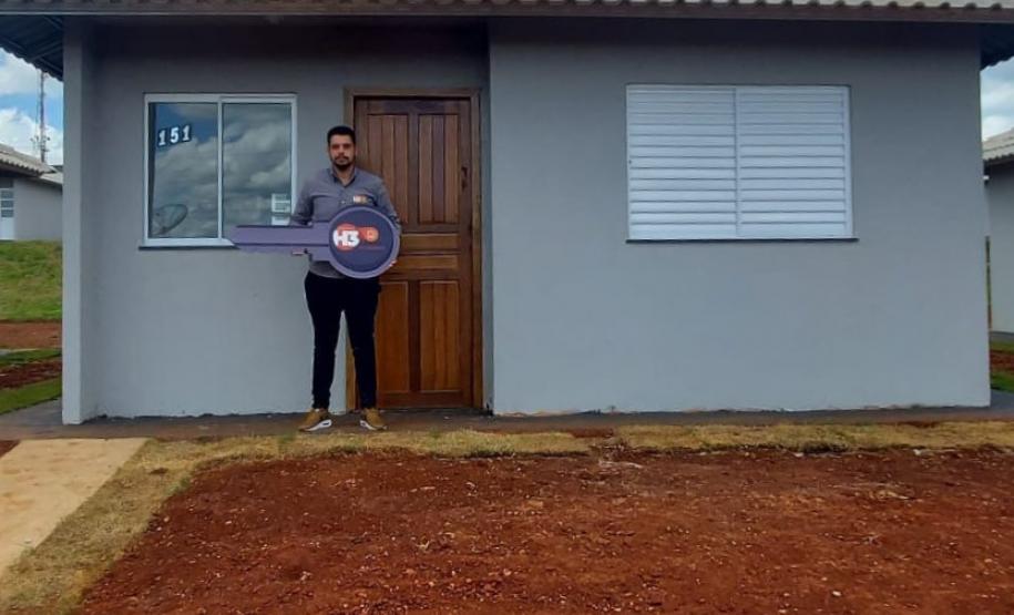 Com apoio do Estado, Cohapar entrega novas moradias para famílias de Andirá
