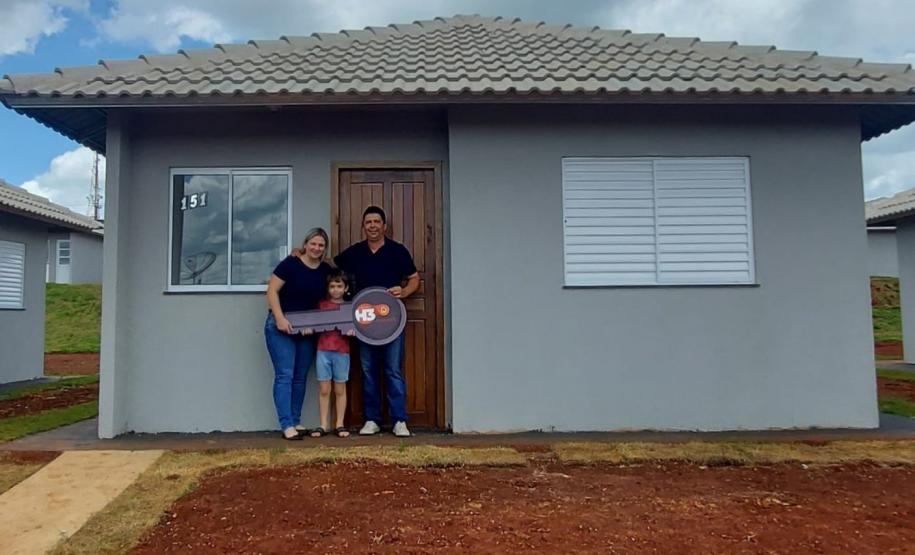Em Jussara e Santa Cruz do Monte Castelo, 89 famílias comemoraram as festas de fim de ano em suas moradias próprias