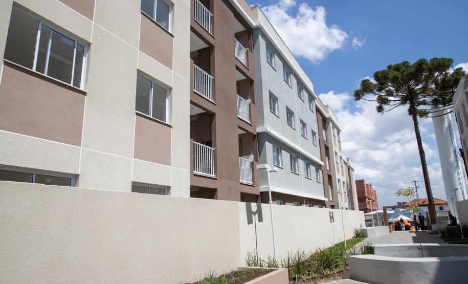 Com recursos do Casa Fácil, Cohapar entrega novo empreendimento com 96 apartamentos em Pinhais