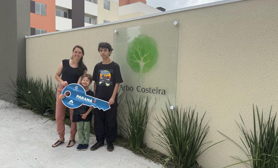 96 famílias de Araucária conquistam imóveis próprio com ajuda do Casa Fácil Paraná