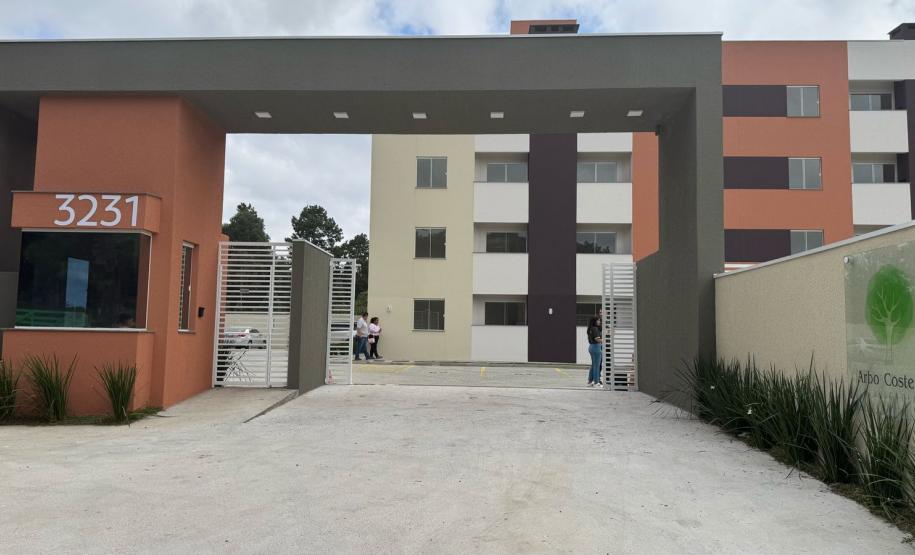 96 famílias de Araucária conquistam imóveis próprio com ajuda do Casa Fácil Paraná