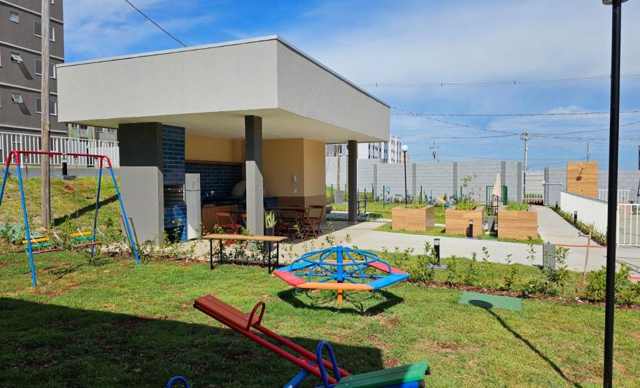Com mais de R$ 2,4 milhões em recursos estaduais, residencial beneficia 200 famílias em Cascavel