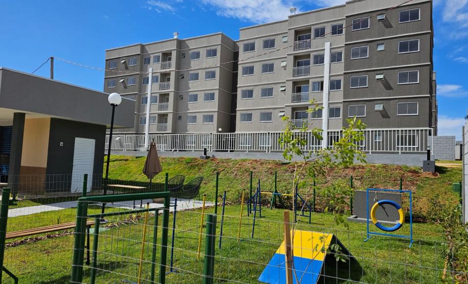 Com mais de R$ 2,4 milhões em recursos estaduais, residencial beneficia 200 famílias em Cascavel