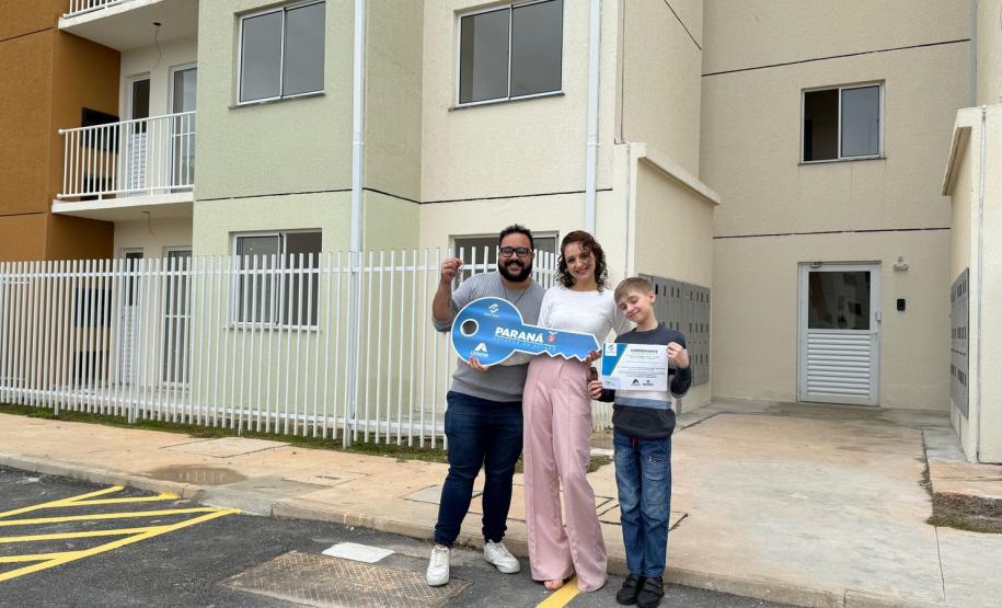 Recursos estaduais ajudam 144 famílias de Almirante Tamandaré a conquistarem a moradia própria