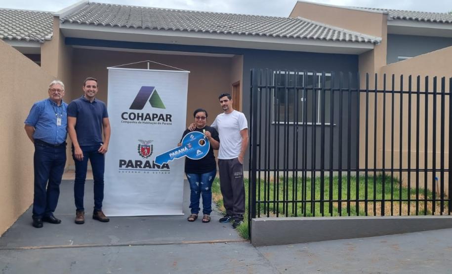56 famílias de Paiçandu recebem as chaves da casa própria com a ajuda do Casa Fácil Paraná