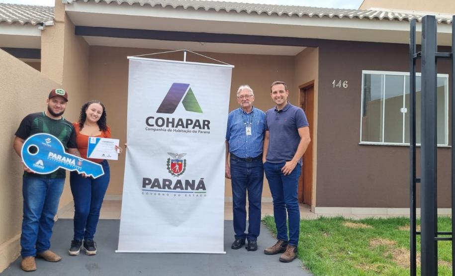 56 famílias de Paiçandu recebem as chaves da casa própria com a ajuda do Casa Fácil Paraná
