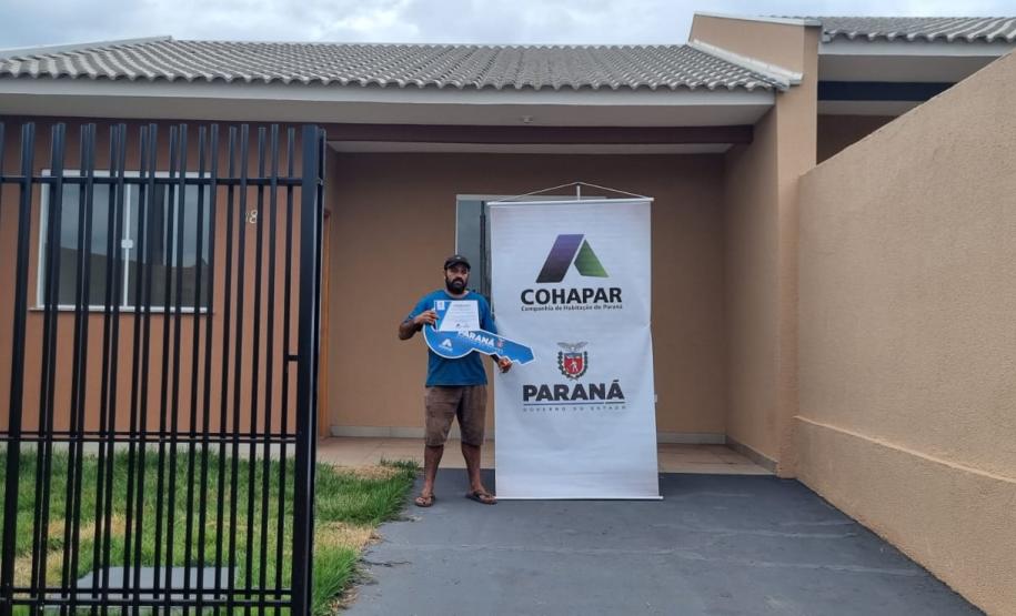 56 famílias de Paiçandu recebem as chaves da casa própria com a ajuda do Casa Fácil Paraná