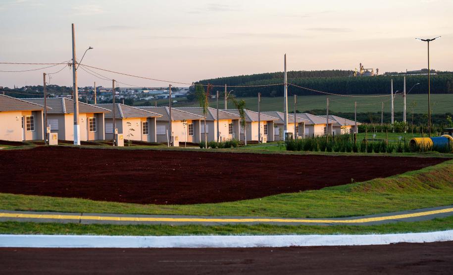 Governador inaugura bairro planejado com 371 casas em Assis Chateubriand