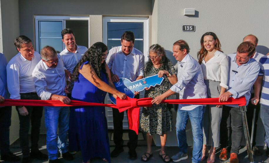 Governador inaugura bairro planejado com 371 casas em Assis Chateubriand