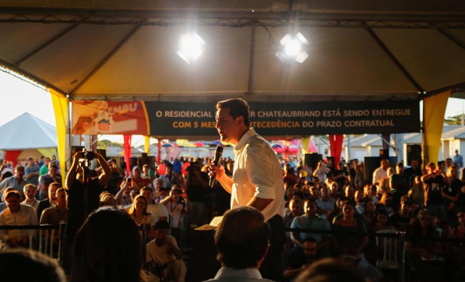 Governador inaugura bairro planejado com 371 casas em Assis Chateubriand
