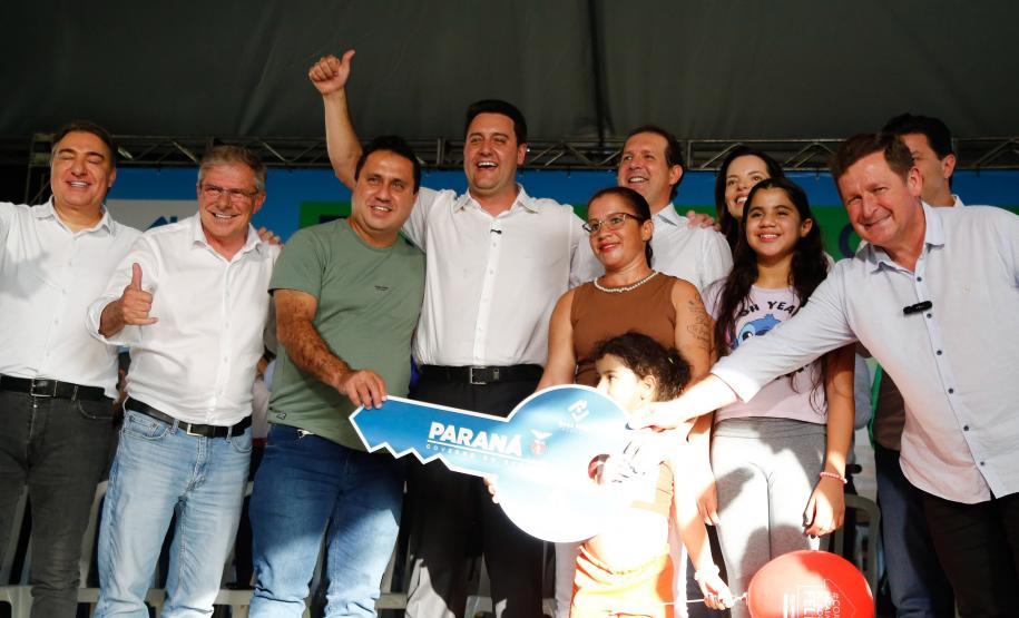 Governador inaugura bairro planejado com 371 casas em Assis Chateubriand
