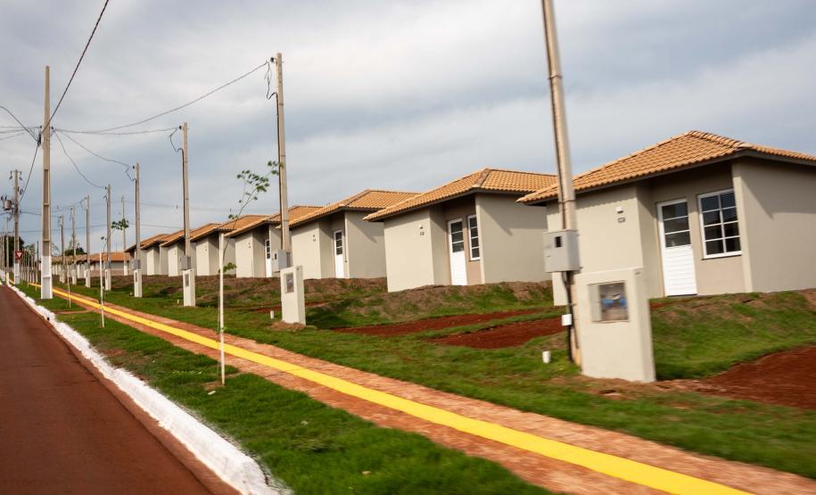 Governador inaugura bairro planejado com 371 casas em Assis Chateubriand