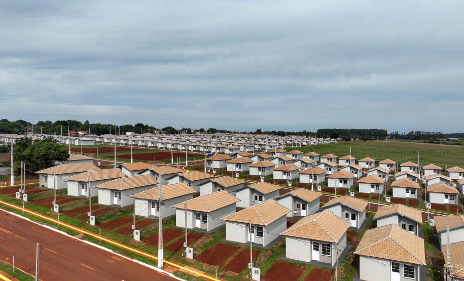 Governador inaugura bairro planejado com 371 casas em Assis Chateubriand