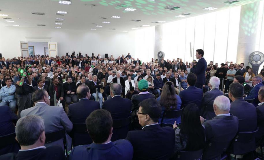 Convênio entre Cohapar e Sanepar vai levar banheiros a mais de 3 mil residências