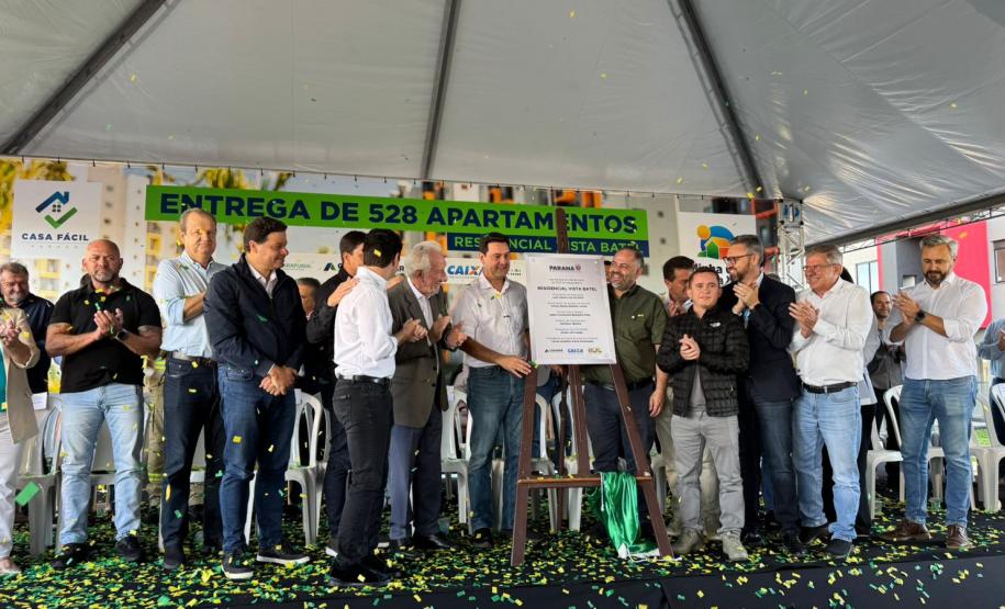 Sonho realizado: governador entrega residencial com 528 apartamentos em Guarapuava