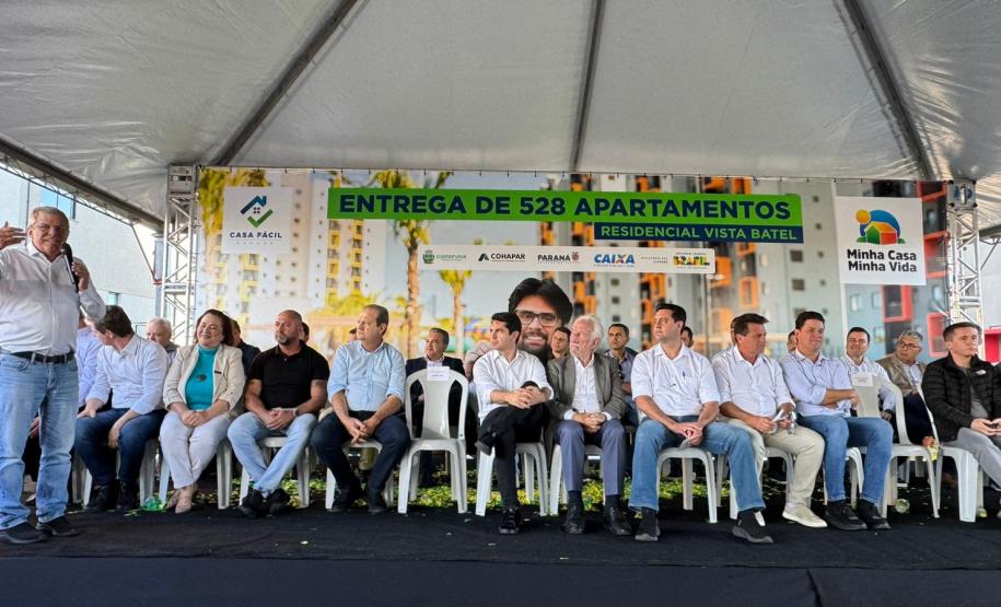 Sonho realizado: governador entrega residencial com 528 apartamentos em Guarapuava