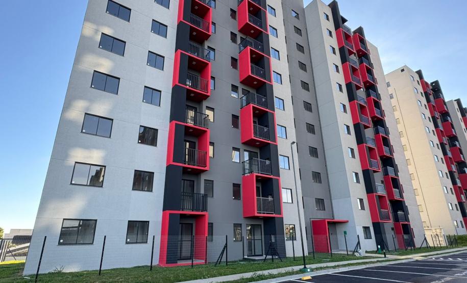 Sonho realizado: governador entrega residencial com 528 apartamentos em Guarapuava