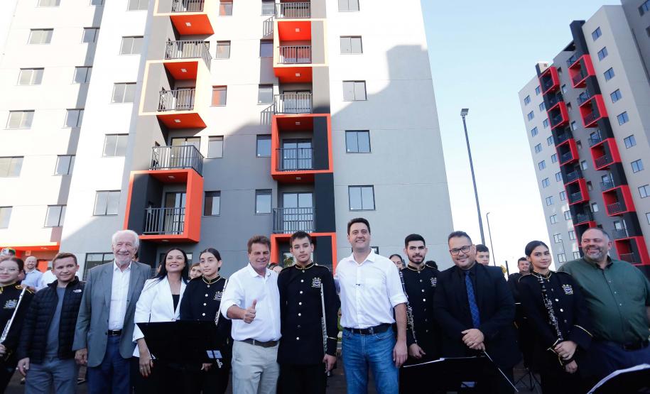Sonho realizado: governador entrega residencial com 528 apartamentos em Guarapuava