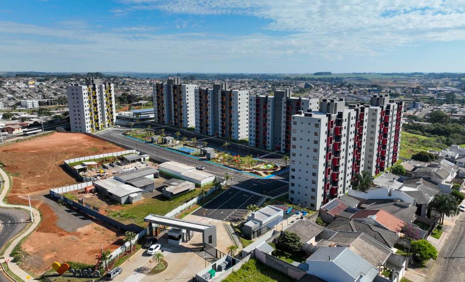 Sonho realizado: governador entrega residencial com 528 apartamentos em Guarapuava