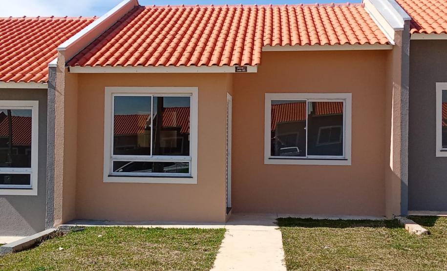 Com recursos do Casa Fácil Paraná, 55 famílias de Palmeira recebem as chaves dos novos lares