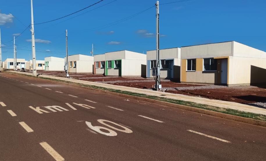 Com recursos do Programa Casa Fácil, Cohapar conclui entrega de residencial em Toledo