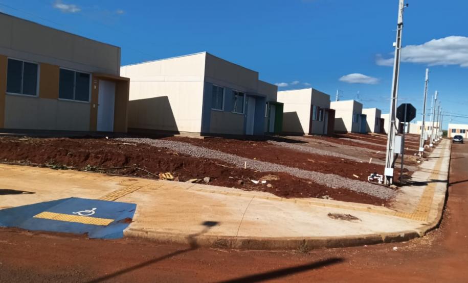 Com recursos do Programa Casa Fácil, Cohapar conclui entrega de residencial em Toledo