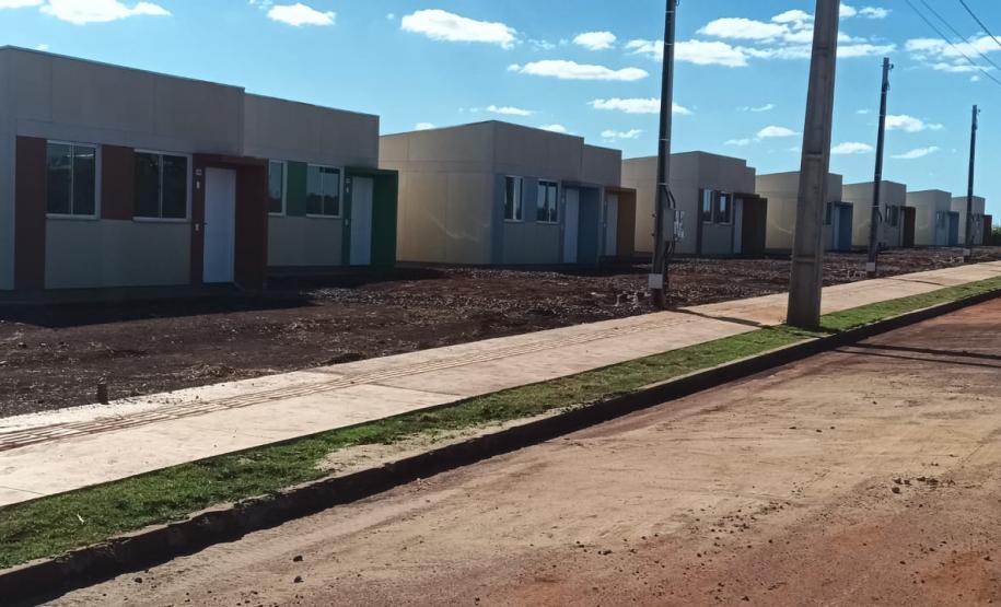 Com recursos do Programa Casa Fácil, Cohapar conclui entrega de residencial em Toledo