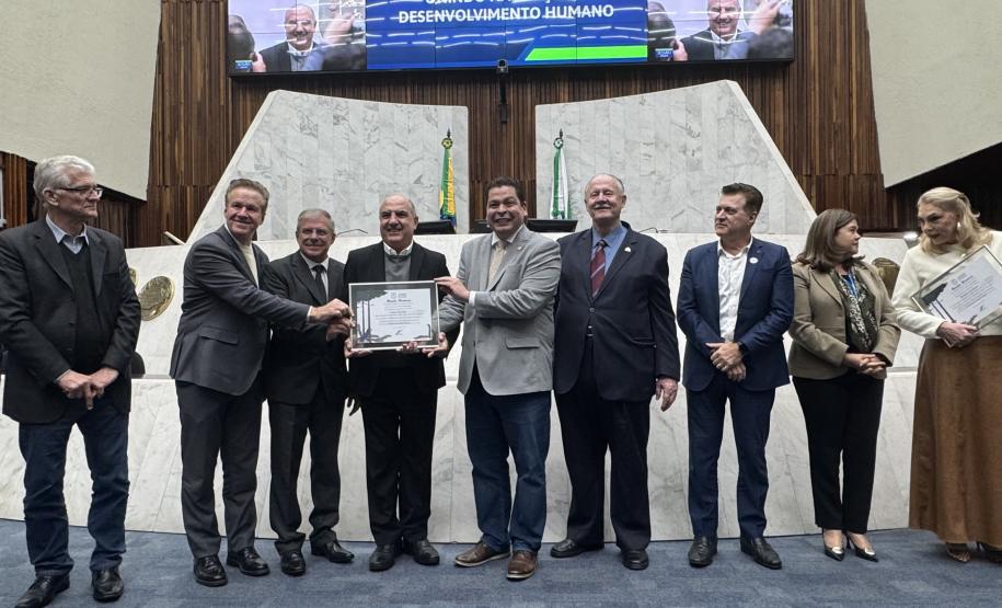 Cohapar é homenageada pelos seus 60 anos em sessão solene na ALEP
