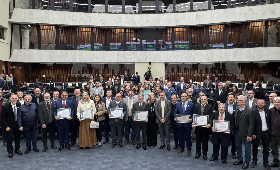 Cohapar é homenageada pelos seus 60 anos em sessão solene na ALEP