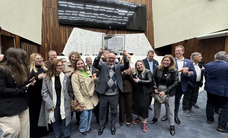 Cohapar é homenageada pelos seus 60 anos em sessão solene na ALEP