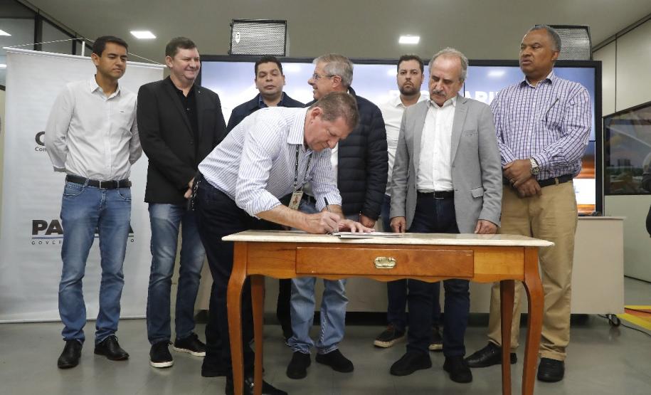 Cohapar realiza doação de áreas para regularização fundiária em Cascavel