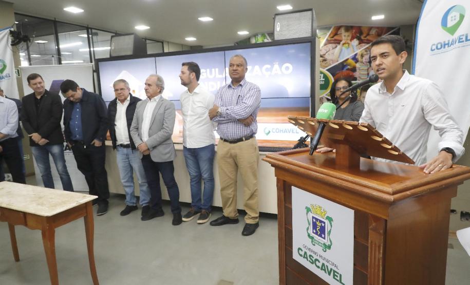 Cohapar realiza doação de áreas para regularização fundiária em Cascavel