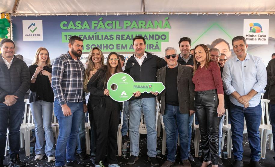 Com ajuda do Estado, 134 famílias de Andirá conquistam a casa própria