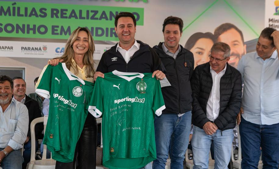 Com ajuda do Estado, 134 famílias de Andirá conquistam a casa própria