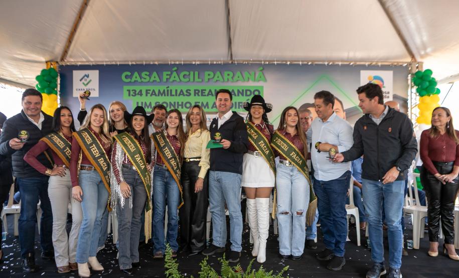 Com ajuda do Estado, 134 famílias de Andirá conquistam a casa própria