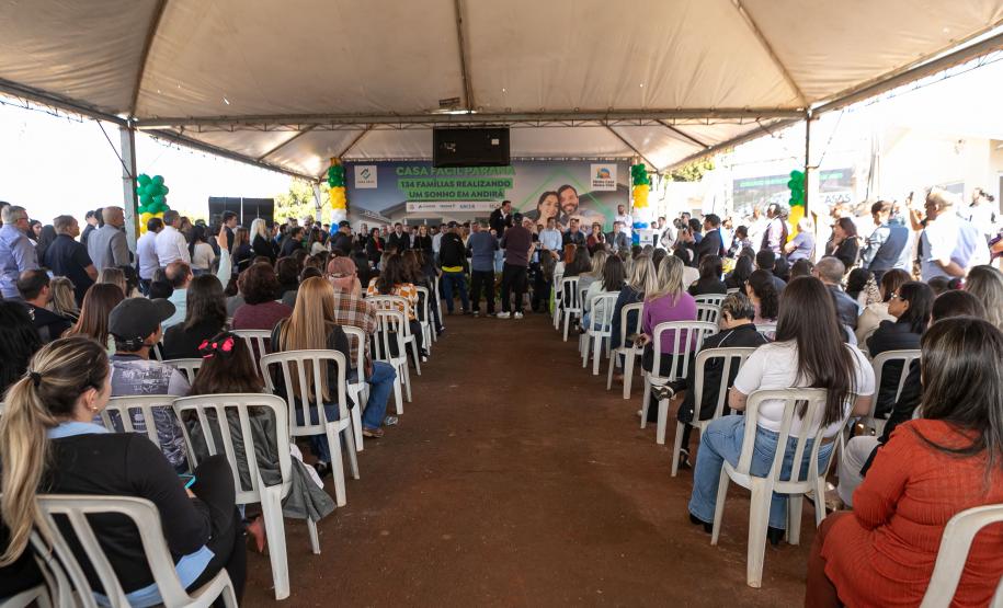 Com ajuda do Estado, 134 famílias de Andirá conquistam a casa própria