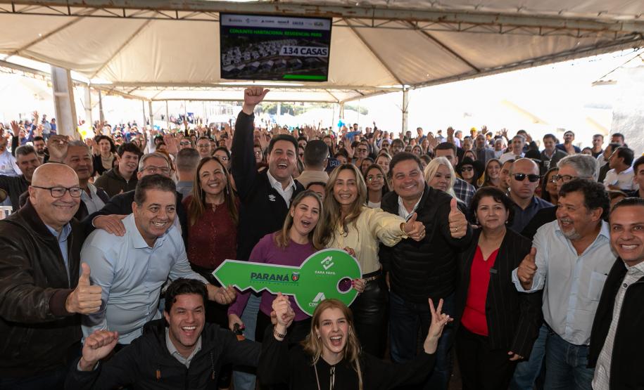 Com ajuda do Estado, 134 famílias de Andirá conquistam a casa própria