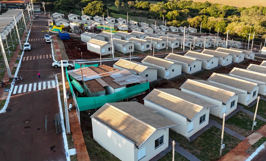 Com ajuda do Estado, 134 famílias de Andirá conquistam a casa própria
