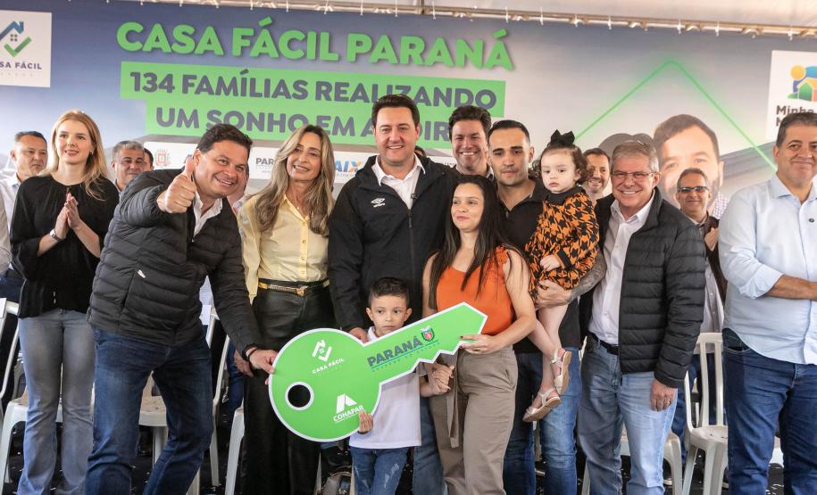 Com ajuda do Estado, 134 famílias de Andirá conquistam a casa própria