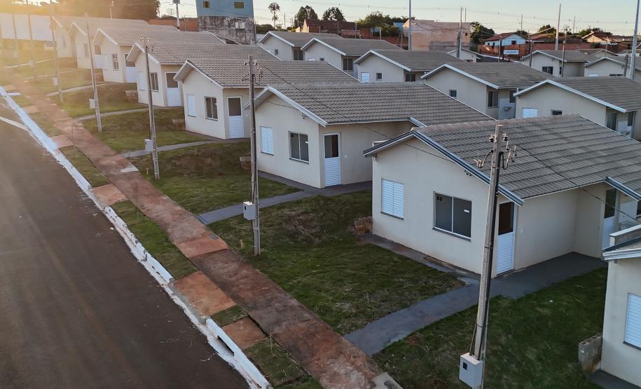 Com ajuda do Estado, 134 famílias de Andirá conquistam a casa própria