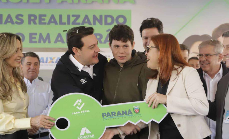 Com ajuda do Estado, 134 famílias de Andirá conquistam a casa própria